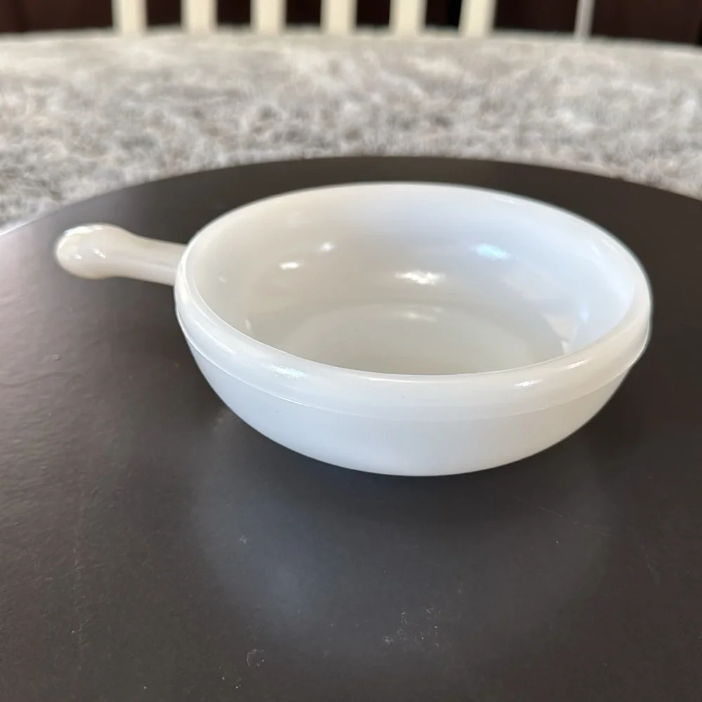 VTG Set‎ Of 2 Glasbake Milk Glass 11oz Lug Soup Bowls With Handles Kitchenware